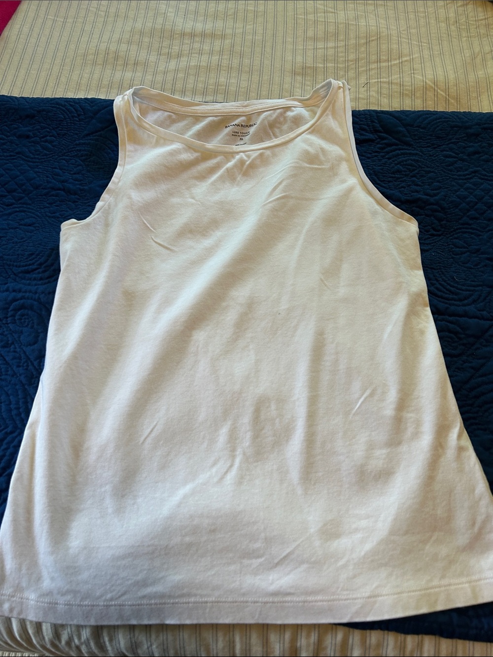 Banana Republic Women's White Scoop Neck Tank